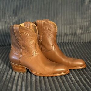 Tecovas Penny Size 7. Never worn, only tried on. New with tags.